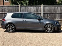 USED 2018 18 VOLKSWAGEN GOLF 1.5 Golf R-Line TSi Evo 3dr Sat Nav Apple CarPlay