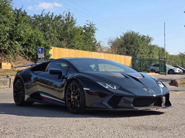 View our Lamborghini Huracan 