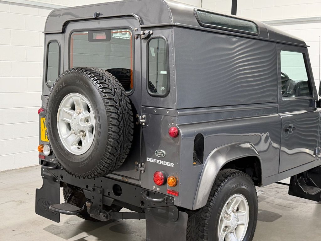 USED 2015 65 LAND ROVER DEFENDER 90 2.2 TDCi Hard Top SUV 3dr Diesel Manual 4WD SWB Euro 5 (122 ps) 
