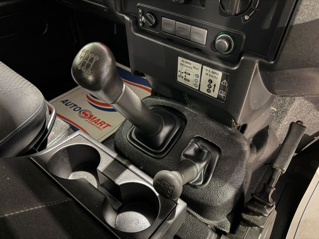 USED 2015 65 LAND ROVER DEFENDER 90 2.2 TDCi Hard Top SUV 3dr Diesel Manual 4WD SWB Euro 5 (122 ps) 