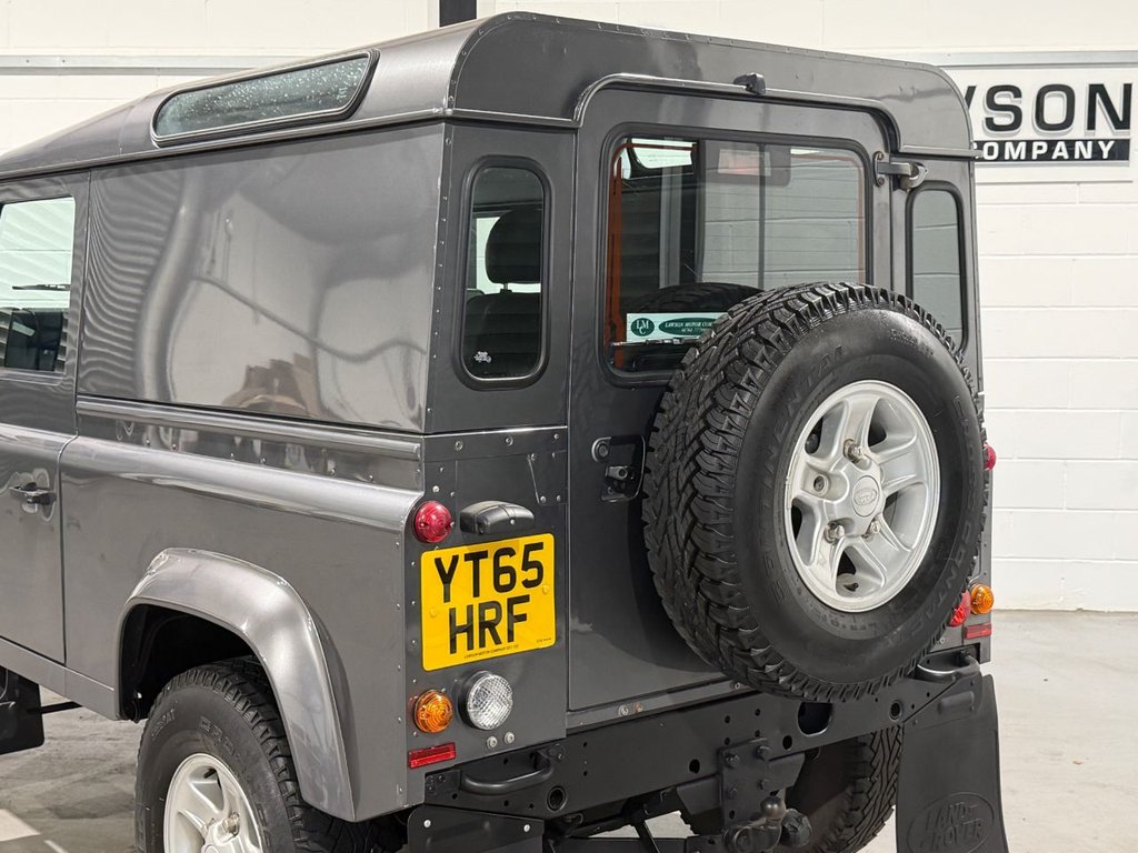 USED 2015 65 LAND ROVER DEFENDER 90 2.2 TDCi Hard Top SUV 3dr Diesel Manual 4WD SWB Euro 5 (122 ps) 