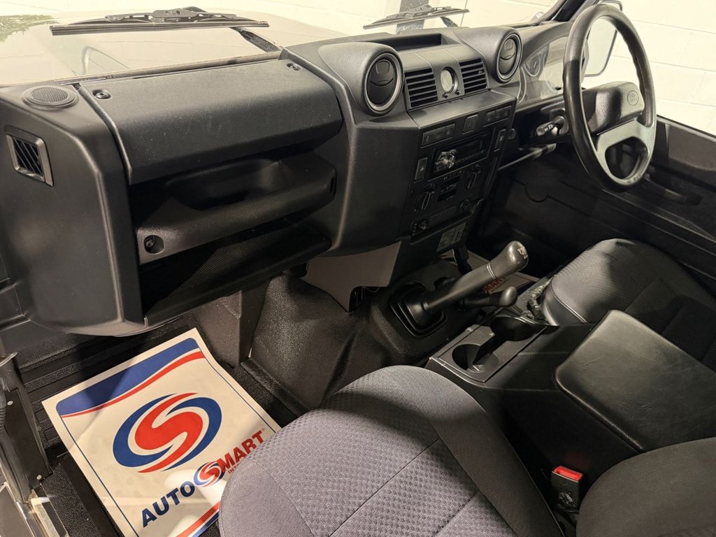 USED 2015 65 LAND ROVER DEFENDER 90 2.2 TDCi Hard Top SUV 3dr Diesel Manual 4WD SWB Euro 5 (122 ps) 