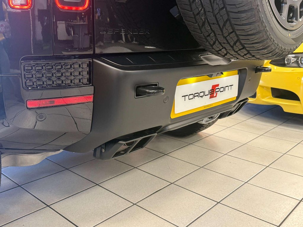 USED 2026 26 LAND ROVER DEFENDER 3.0 Defender Hard Top X-Dynamic HSE D MHEV Automatic 4WD 5dr OCTA KIT + COMMERCIAL VAT