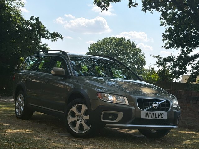 View our Volvo Xc70 2.4 D5 SE Lux Estate 5dr Diesel Geartronic AWD Euro 5 (205 ps)