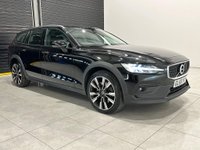 USED 2019 68 VOLVO V60 CROSS COUNTRY 2.0 D4 Auto AWD Euro 6 (s/s) 5dr Winter Pack - Black Leather
