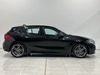 USED 2022 22 BMW 1 SERIES 1.5 118i M Sport (LCP) DCT Euro 6 (s/s) 5dr Auto -Sat Nav- Black Sapphire