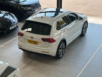 USED 2017 17 VOLKSWAGEN TIGUAN 2.0 TDI BlueMotion Tech R-Line SUV 5dr Diesel Manual Euro 6 (s/s) (150 ps) 