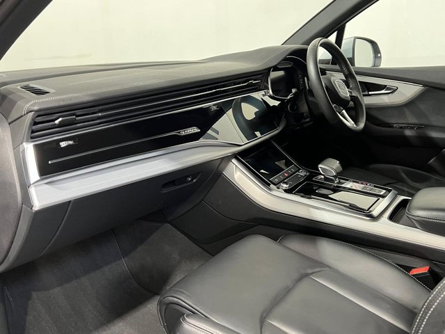 View our AUDI Q7