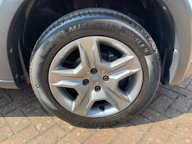 View our DACIA SANDERO STEPWAY