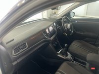 USED 2018 18 VOLKSWAGEN T-ROC 1.0 TSI SE SUV 5dr Petrol Manual Euro 6 (s/s) (115 ps) 