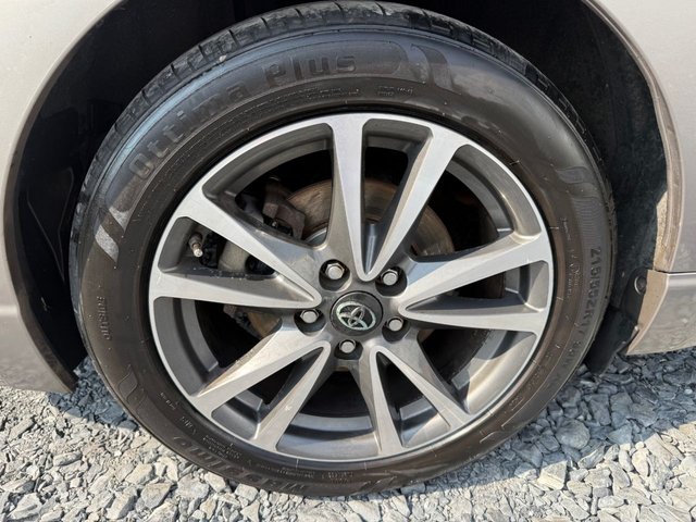 View our TOYOTA AVENSIS