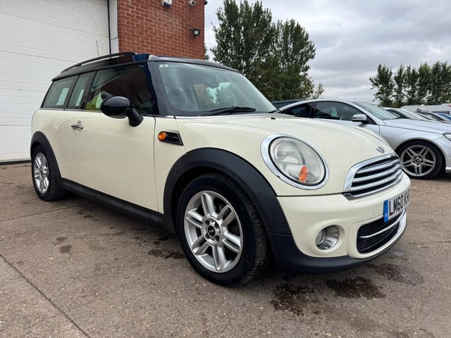 View our MINI Clubman 1.6 Cooper Estate 5dr Petrol Manual Euro 5 (122 ps)