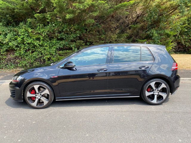 View our VOLKSWAGEN GOLF