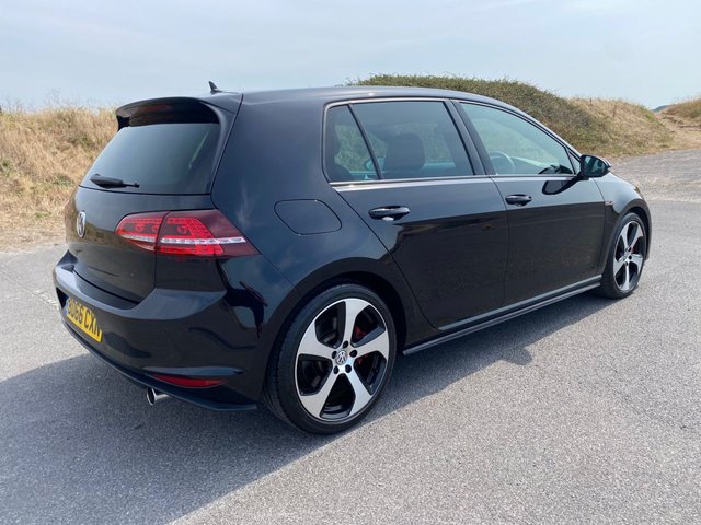 View our VOLKSWAGEN GOLF