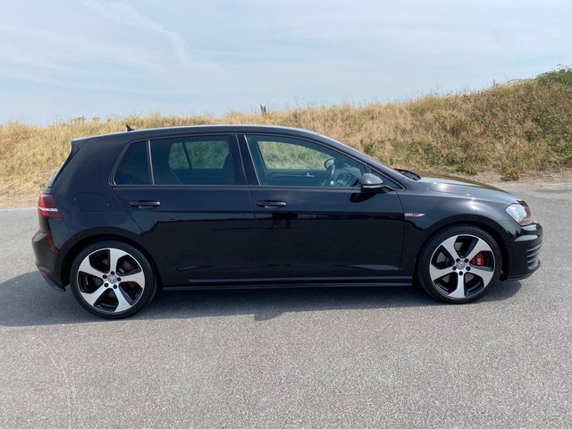 View our VOLKSWAGEN GOLF