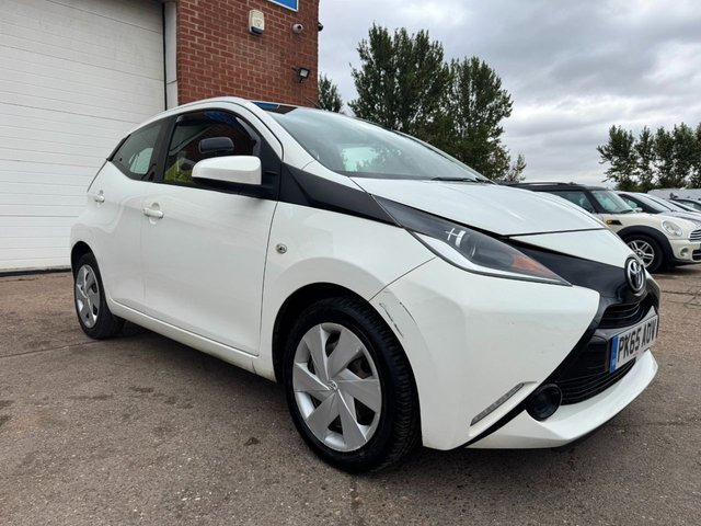 View our Toyota Aygo 1.0 VVT-i x-play Hatchback 5dr Petrol Manual Euro 5 Euro 5 (68 ps)
