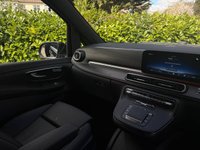 USED 2025 75 MERCEDES-BENZ V CLASS 2.0 V300d Premium MPV 5dr Diesel G-Tronic+ Euro 6 (s/s) (8 Seat, Extra Long) (237 ps) 