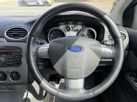 USED 2011 11 FORD FOCUS 1.6 Zetec Hatchback 5dr Petrol Manual (161 g/km, 99 bhp) 