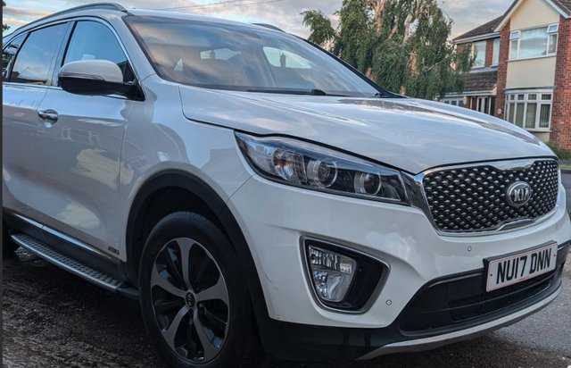 View our Kia Sorento range