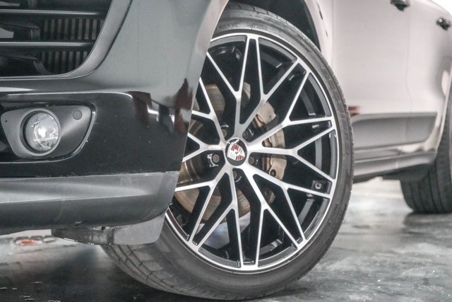 View our PORSCHE MACAN