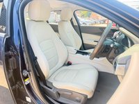 USED 2017 66 JAGUAR XE 2.0d Prestige Auto Euro 6 (s/s) 4dr REAR CAM STUNNING INTERIOR