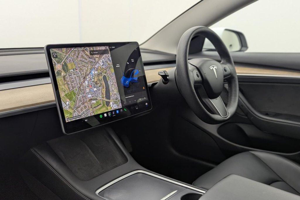 USED 2022 22 TESLA Model 3 Standard Range Plus Saloon 4dr Electric Auto RWD (241 bhp) Pan Roof, Sat Nav, Camera