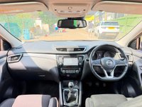 USED 2018 68 NISSAN QASHQAI 1.3 DIG-T N-Connecta Euro 6 (s/s) 5dr PAN ROOF 360 CAM NAV ULEZ