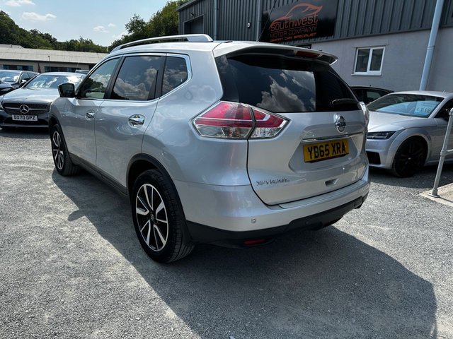 View our NISSAN X-TRAIL