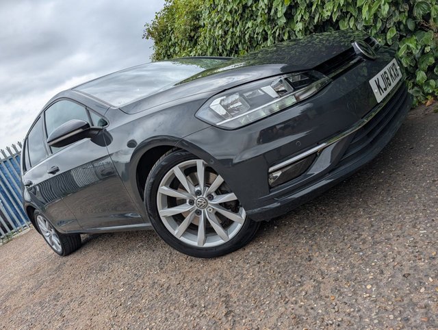 View our VOLKSWAGEN GOLF