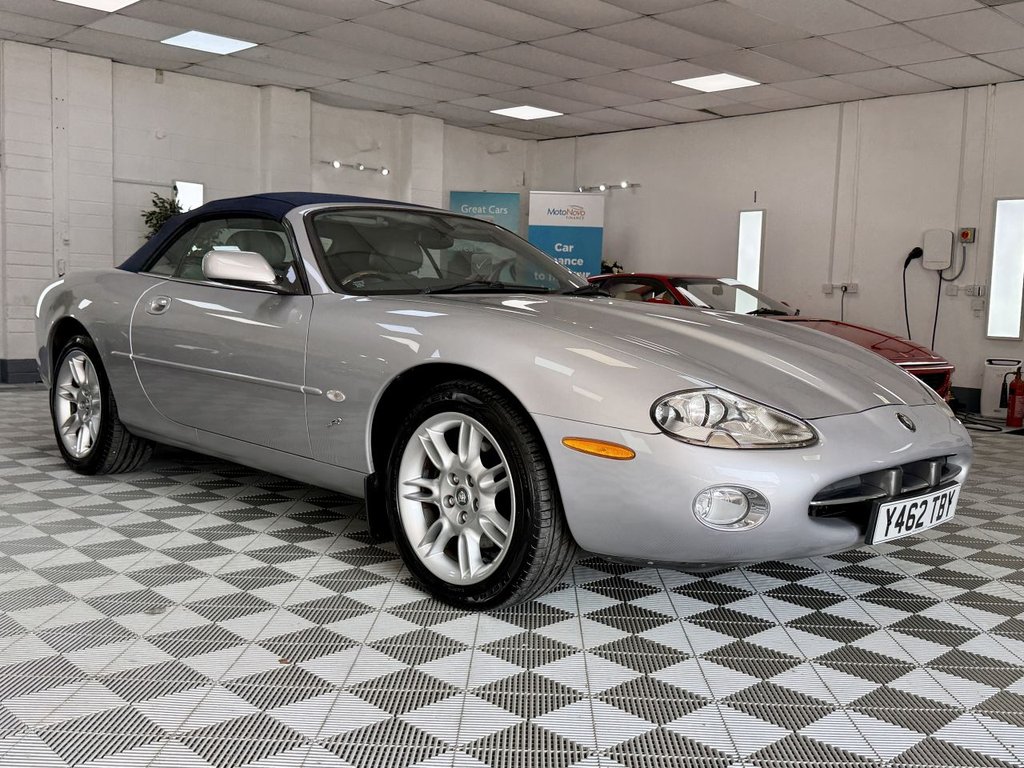 USED 2001 Y JAGUAR XK8 4.0 Convertible 2dr Petrol Automatic (284 g/km, 290 bhp) 