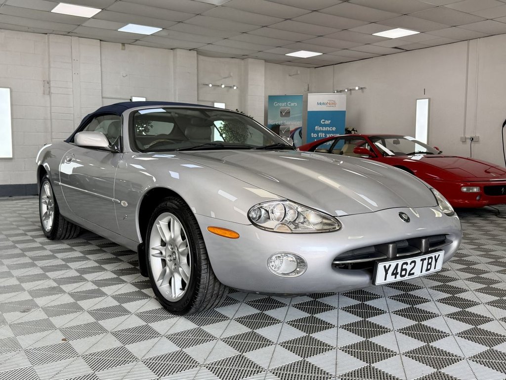 USED 2001 Y JAGUAR XK8 4.0 Convertible 2dr Petrol Automatic (284 g/km, 290 bhp) 