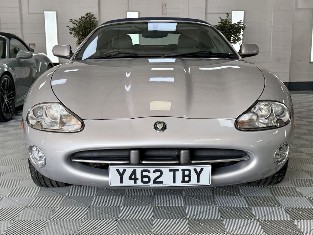 USED 2001 Y JAGUAR XK8 4.0 Convertible 2dr Petrol Automatic (284 g/km, 290 bhp) 