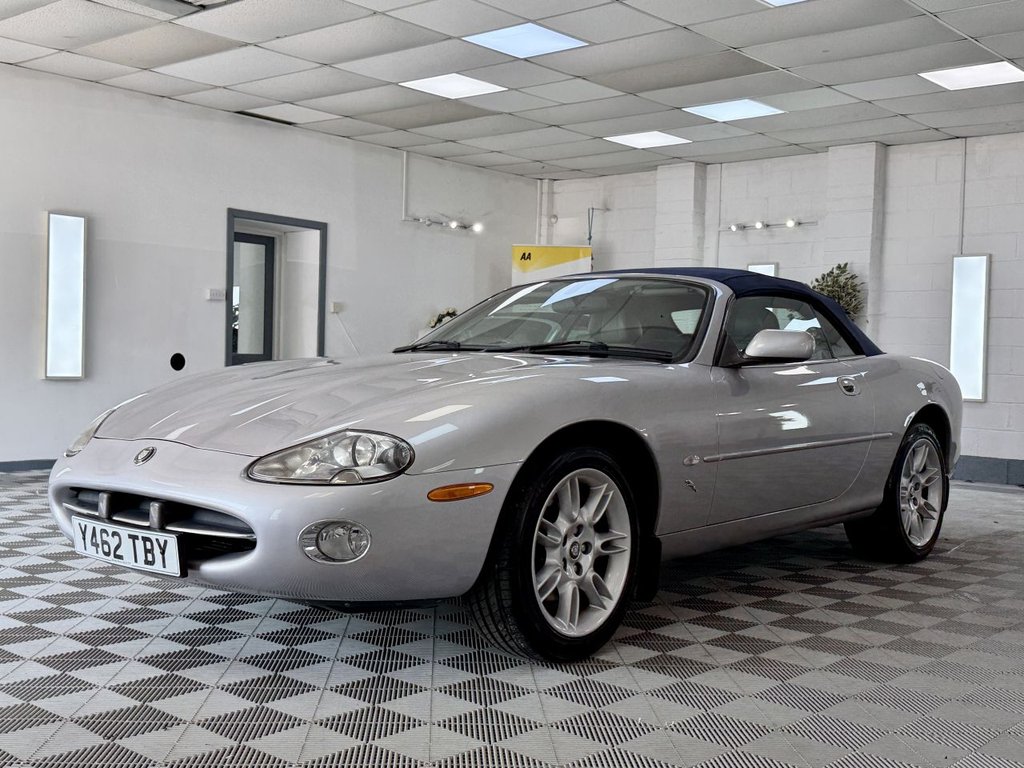 USED 2001 Y JAGUAR XK8 4.0 Convertible 2dr Petrol Automatic (284 g/km, 290 bhp) 