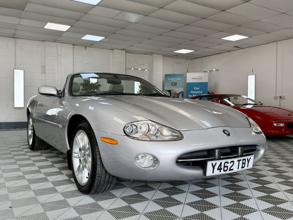 USED 2001 Y JAGUAR XK8 4.0 Convertible 2dr Petrol Automatic (284 g/km, 290 bhp) 