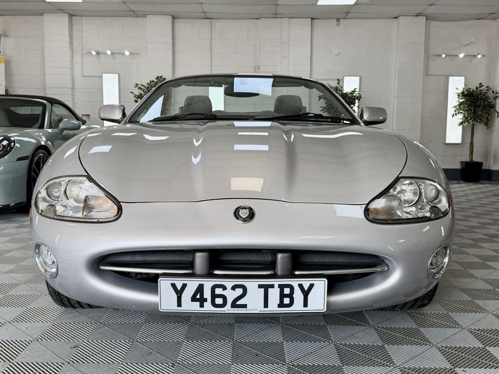USED 2001 Y JAGUAR XK8 4.0 Convertible 2dr Petrol Automatic (284 g/km, 290 bhp) 