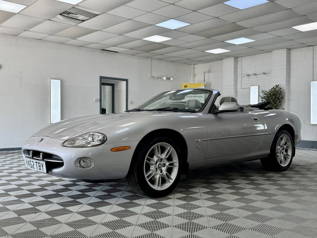 USED 2001 Y JAGUAR XK8 4.0 Convertible 2dr Petrol Automatic (284 g/km, 290 bhp) 