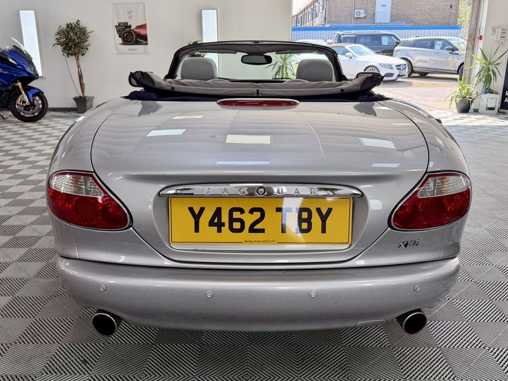 USED 2001 Y JAGUAR XK8 4.0 Convertible 2dr Petrol Automatic (284 g/km, 290 bhp) 