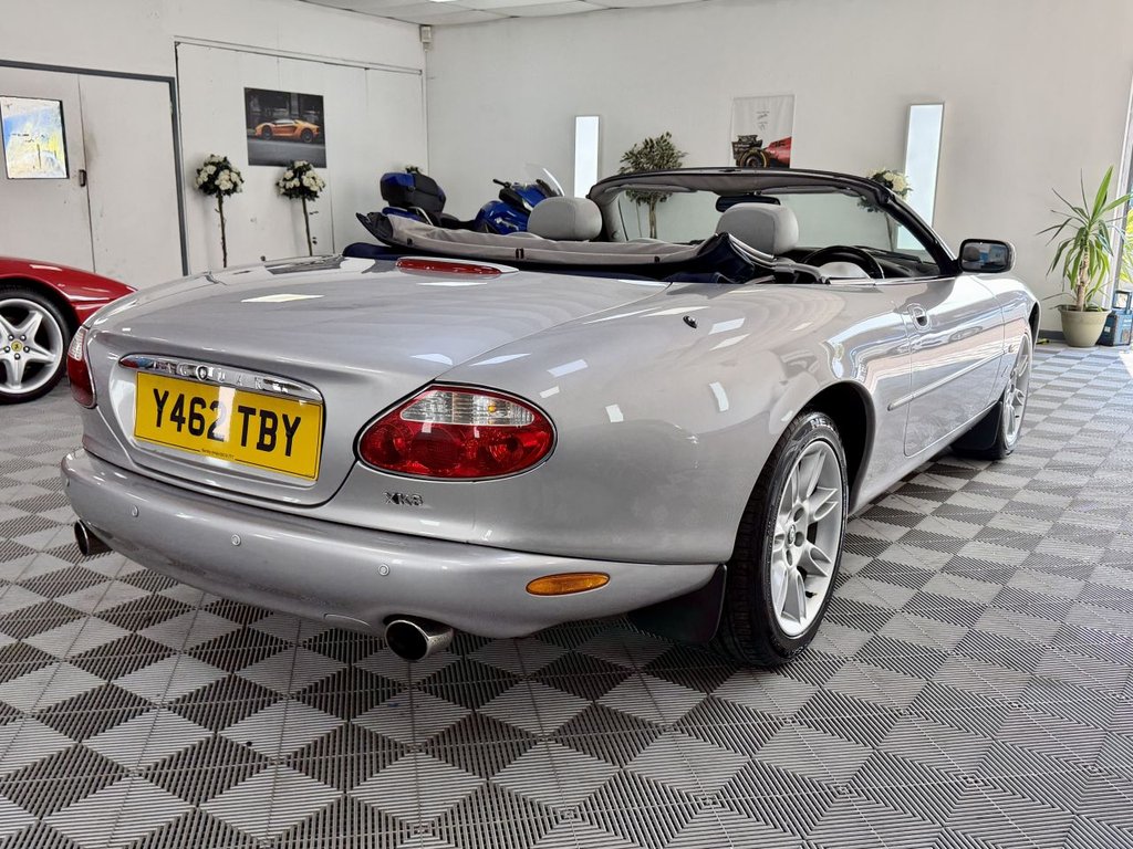 USED 2001 Y JAGUAR XK8 4.0 Convertible 2dr Petrol Automatic (284 g/km, 290 bhp) 