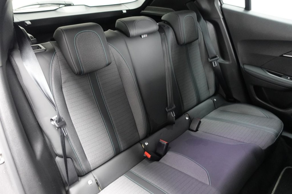 2021 Peugeot 2008 — image 11