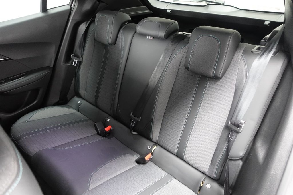 2021 Peugeot 2008 — image 12