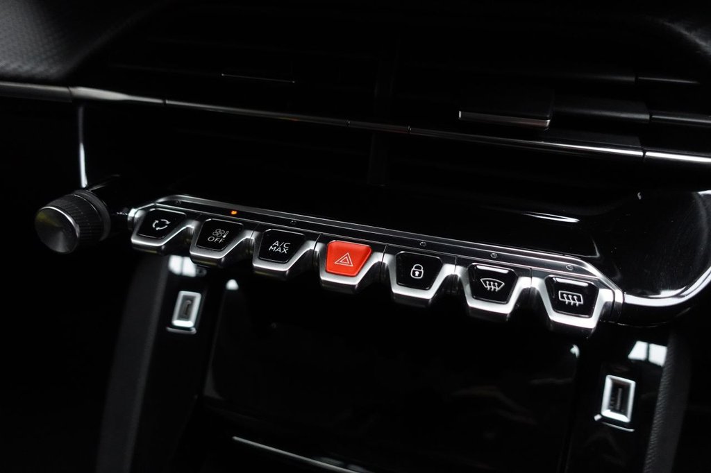2021 Peugeot 2008 — image 25