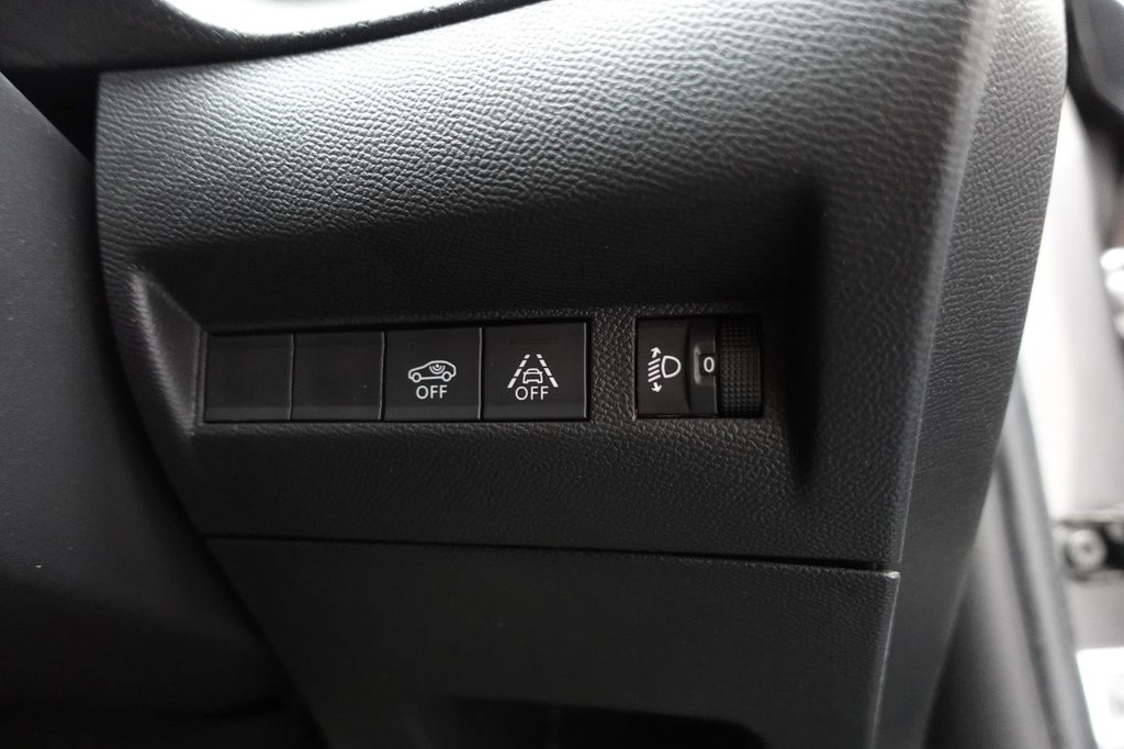 2021 Peugeot 2008 — image 28