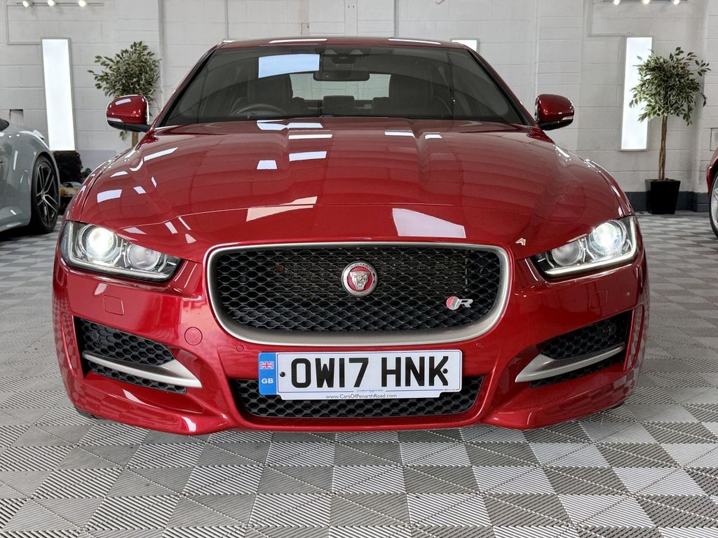 USED 2017 17 JAGUAR XE 2.0d R-Sport Saloon 4dr Diesel Auto AWD Euro 6 (s/s) (240 ps) 