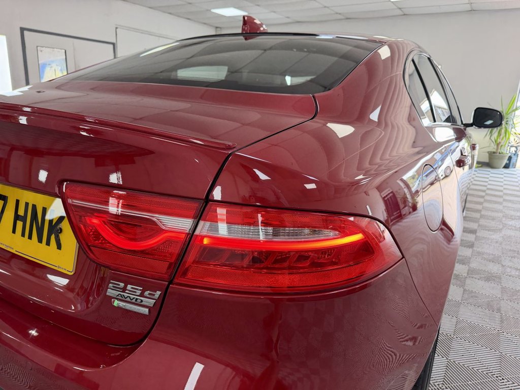 USED 2017 17 JAGUAR XE 2.0d R-Sport Saloon 4dr Diesel Auto AWD Euro 6 (s/s) (240 ps) 