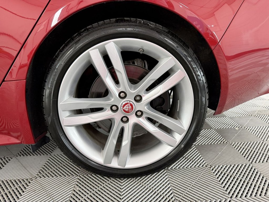 USED 2017 17 JAGUAR XE 2.0d R-Sport Saloon 4dr Diesel Auto AWD Euro 6 (s/s) (240 ps) 