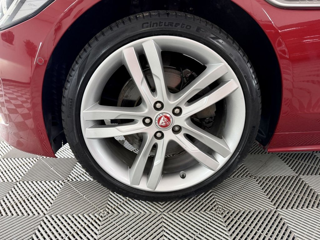 USED 2017 17 JAGUAR XE 2.0d R-Sport Saloon 4dr Diesel Auto AWD Euro 6 (s/s) (240 ps) 