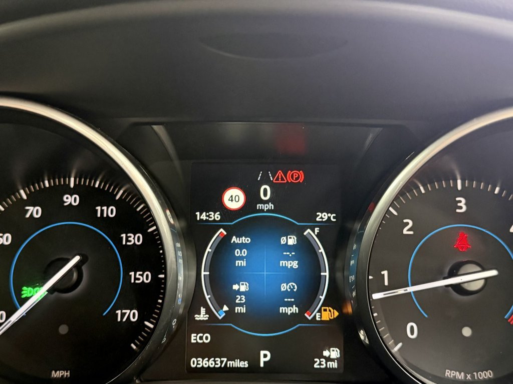 USED 2017 17 JAGUAR XE 2.0d R-Sport Saloon 4dr Diesel Auto AWD Euro 6 (s/s) (240 ps) 
