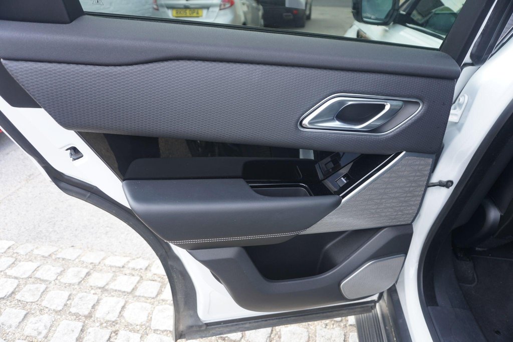 USED 2017 67 LAND ROVER RANGE ROVER VELAR 2.0 P250 R-Dynamic SE Auto 4WD Euro 6 (s/s) 5dr 