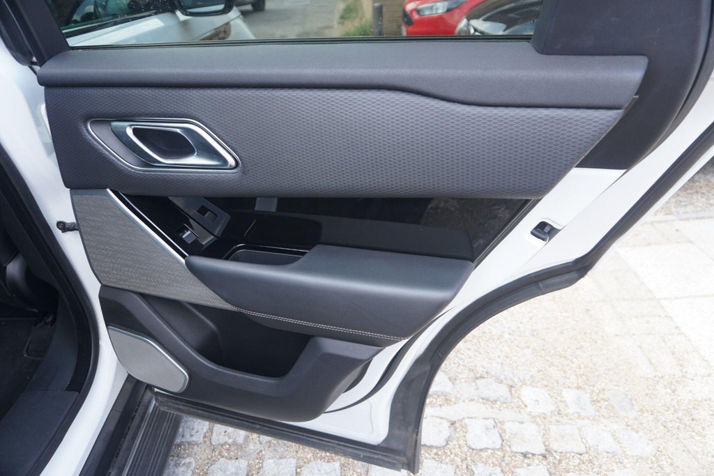 USED 2017 67 LAND ROVER RANGE ROVER VELAR 2.0 P250 R-Dynamic SE Auto 4WD Euro 6 (s/s) 5dr 
