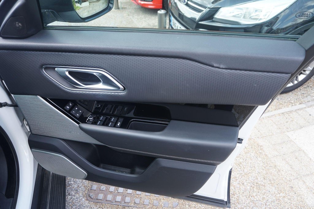 USED 2017 67 LAND ROVER RANGE ROVER VELAR 2.0 P250 R-Dynamic SE Auto 4WD Euro 6 (s/s) 5dr 